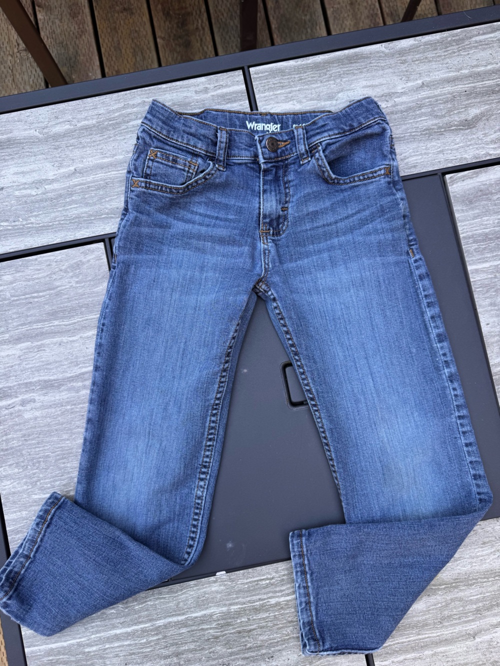 Wranglers kids Straight Leg Jeans in Medium Blue